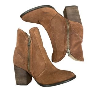 SEYCHELLES • Lori Penny Boots